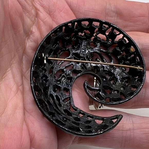 M JENT Vintage Jet Black Rhinestone Filigree PAISLEY BROOCH Costume Jewelry - Picture 9 of 10